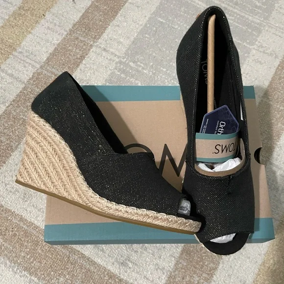 Tom’s Wedges - Picture 1 of 3